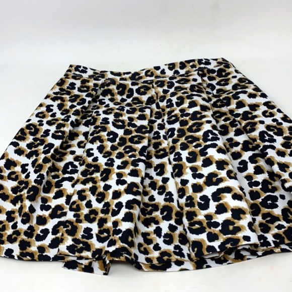 Leopard print lined pleated mini skirt - Picture 3 of 4